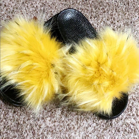 Slippers - Picture 14 of 15